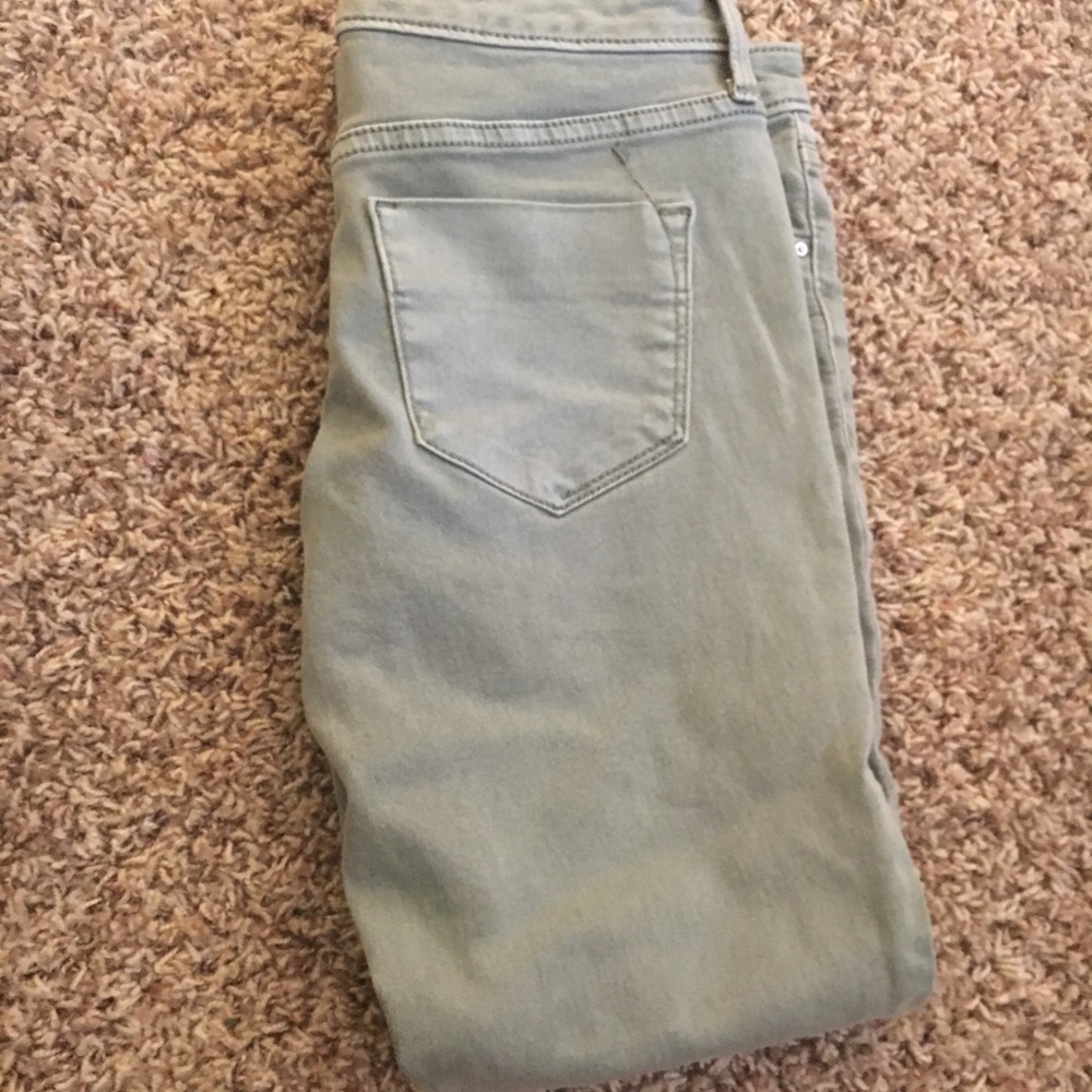 Light green ankle skinny jeans